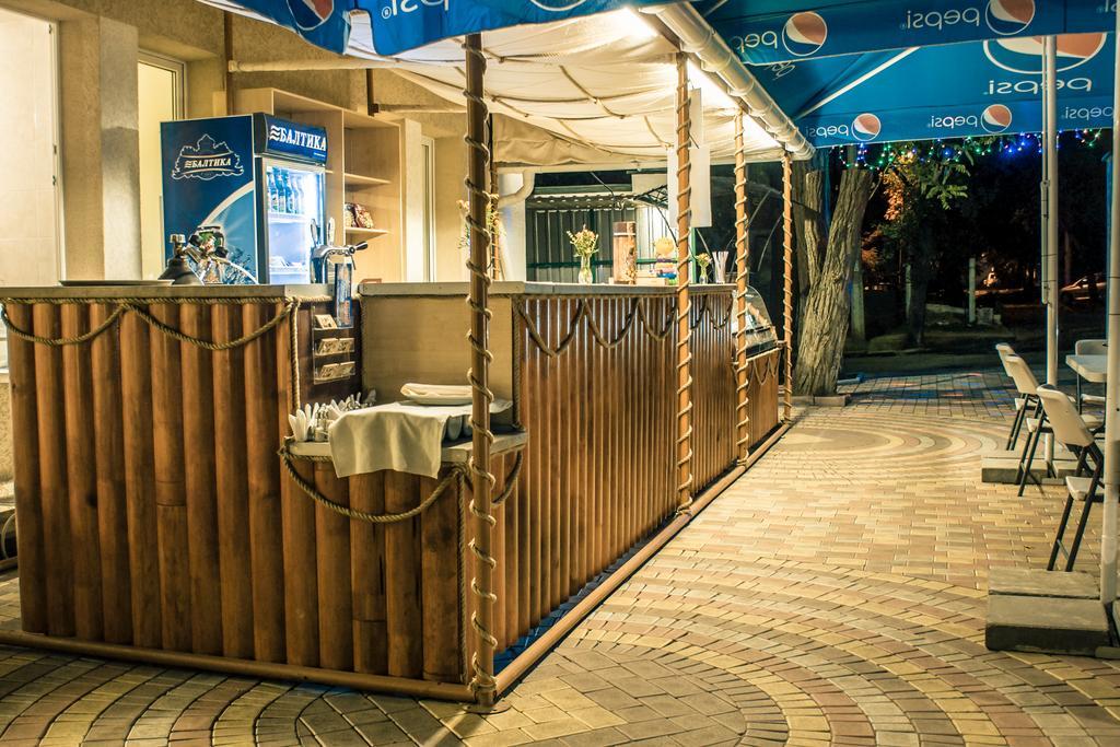 Karavella Hotel Mykolaiv Exterior photo